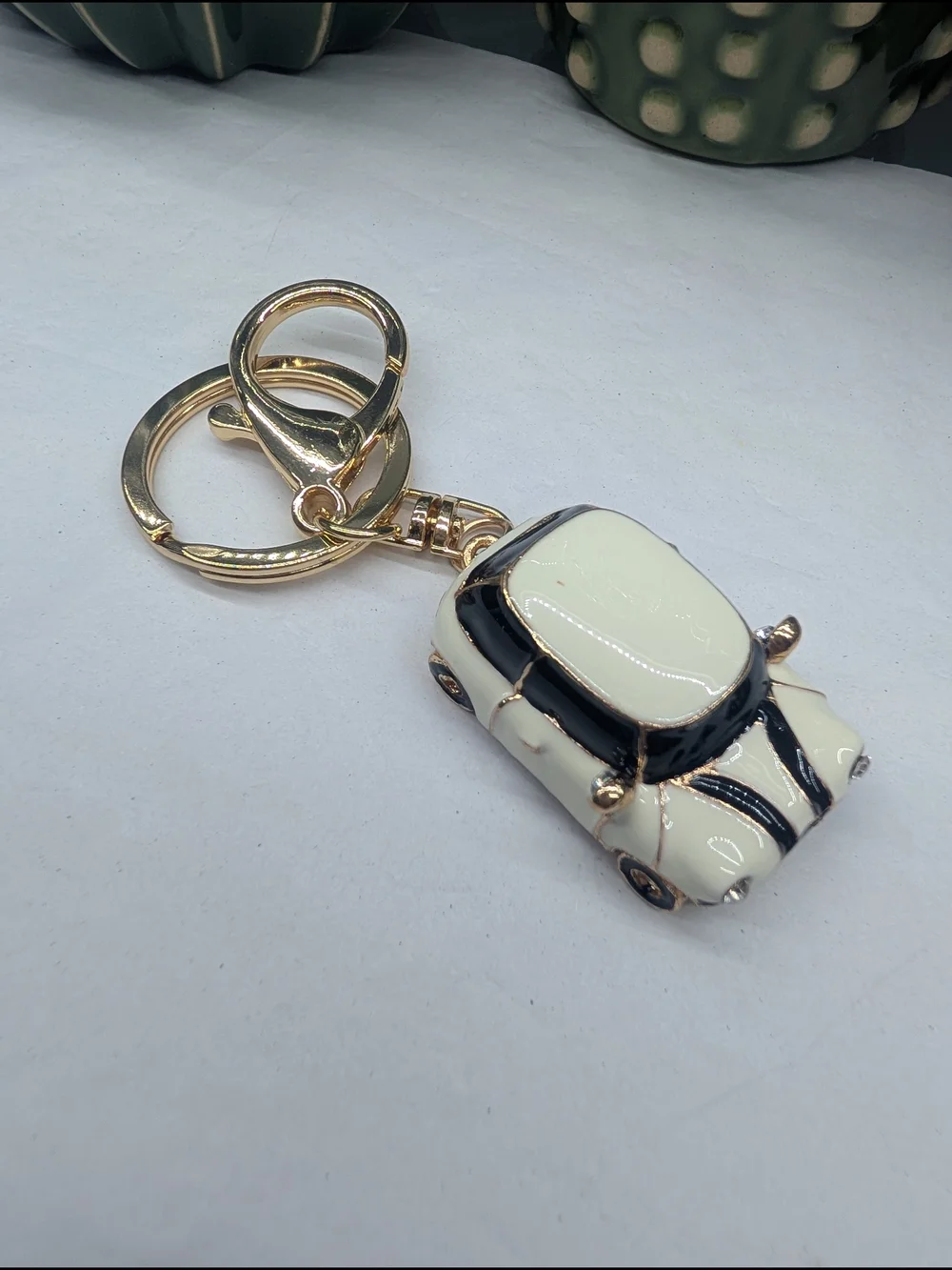 Gold-Tone Cream & Black Car/Mini Cooler Keychain/Bagcharm